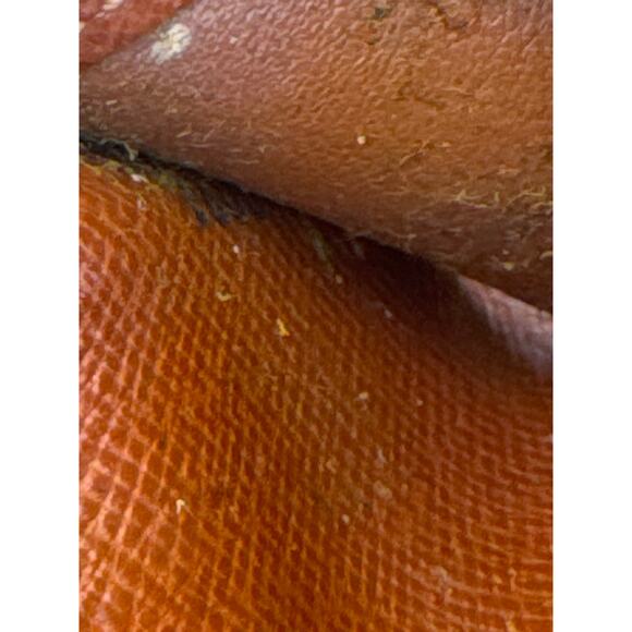 Louis Vuitton Luxury Accessory – Timeless & Authentic - Picture 5 of 5